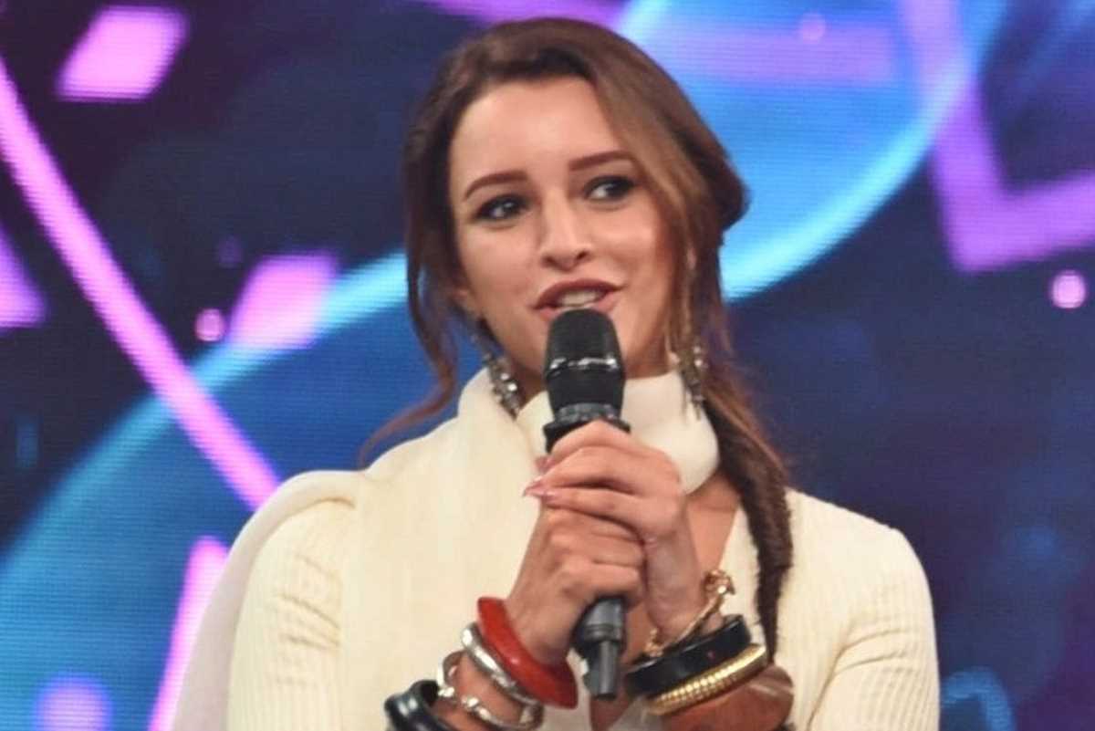 तृप्ति डिमरी ने अपनी गायकी से दर्शकों को किया प्रभावित